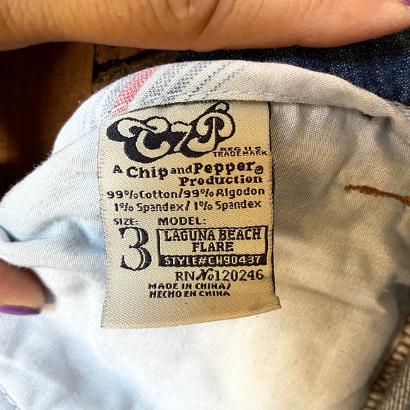 Chip & Pepper Laguna Beach Flare Jeans - Picture 4 of 4